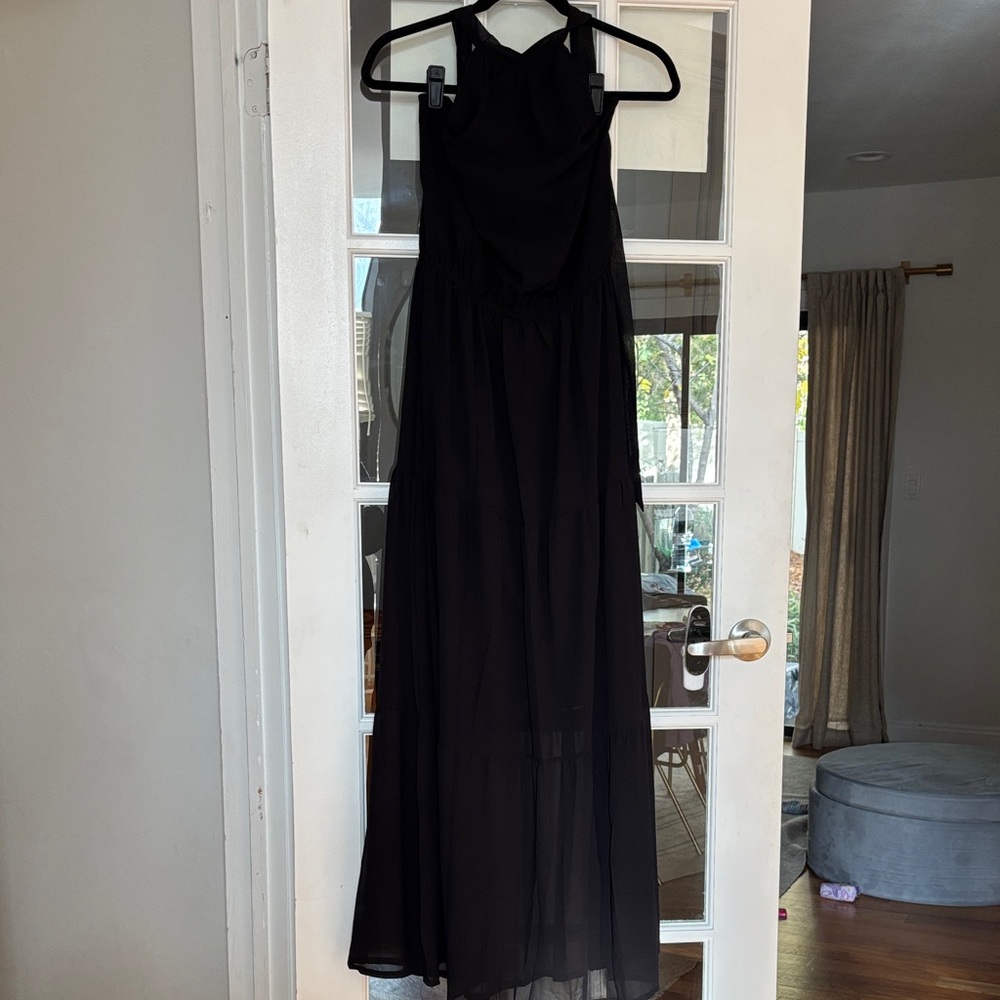 Chic Black Sleeveless Maxi Dress